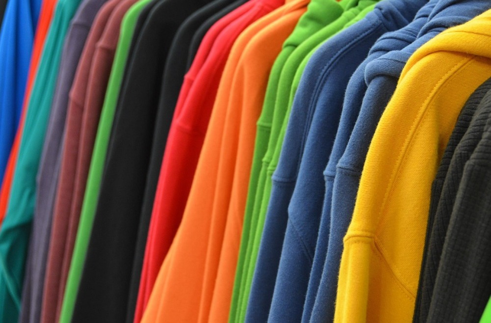 Hanorace si pulovere de lucru – pe care sa le alegi?