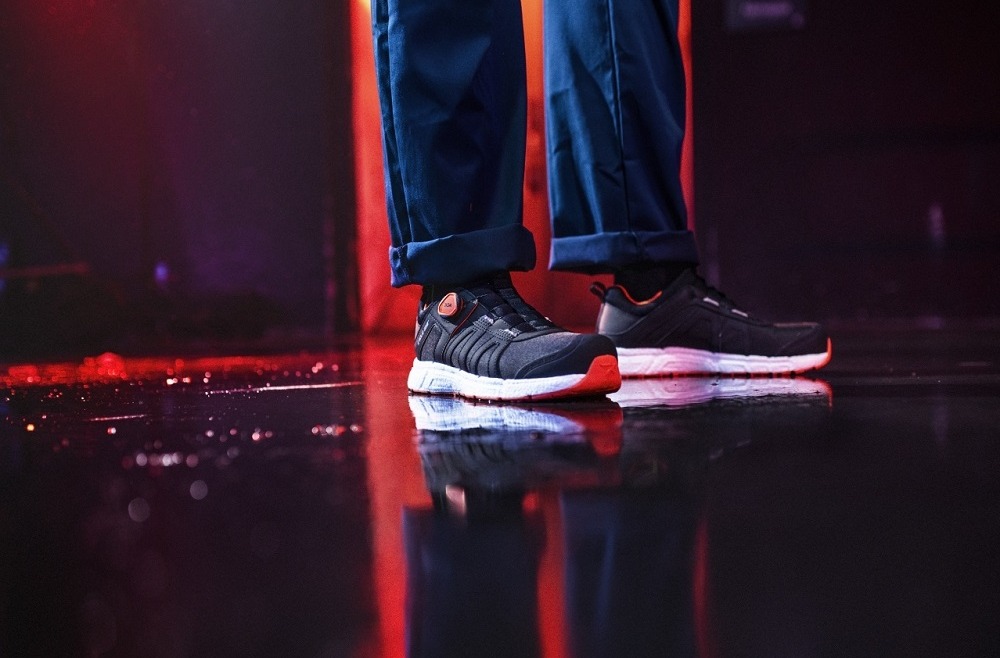 Ce incaltaminte de lucru ar trebui sa alegi pentru un depozit?