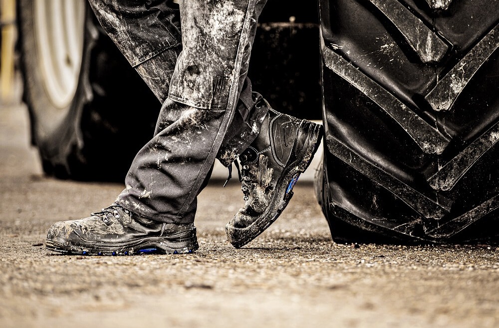 Cum sa alegi pantofi de lucru cu varf protector?