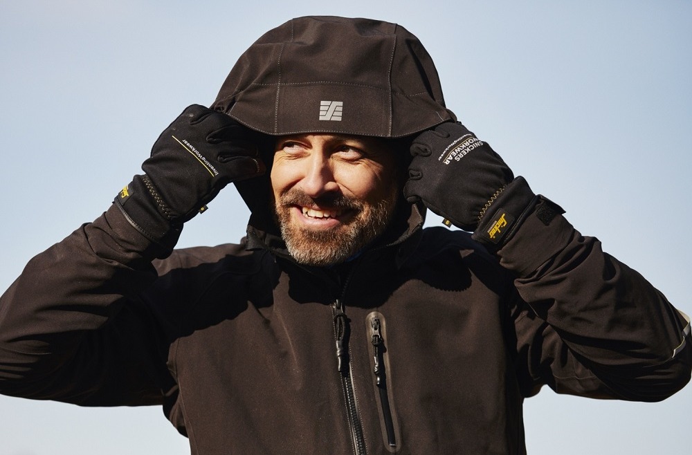 Cine are nevoie de jachete de lucru de primavara?