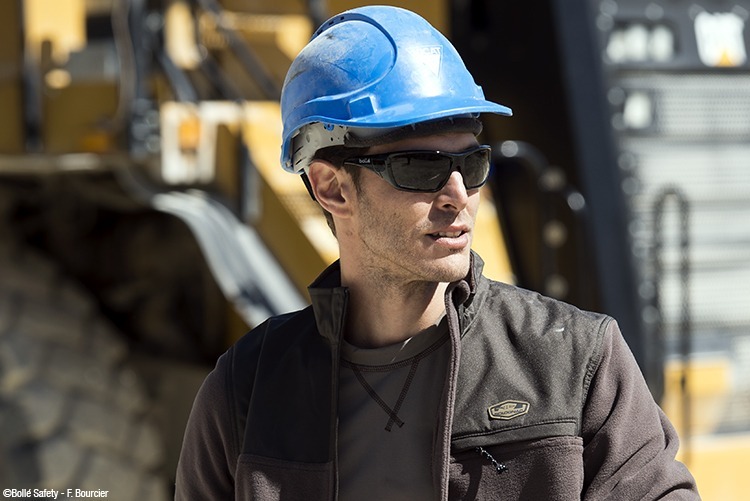 Pahare din bazar? Mai bine aruncati-le la gunoi.