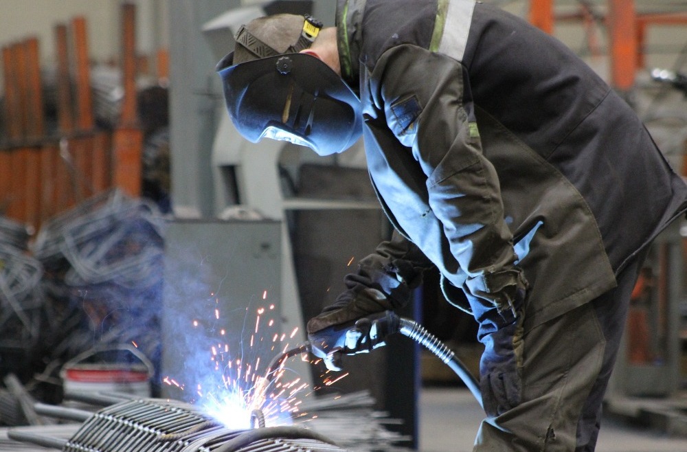 Imbracamintea buna electrostatica si ignifuga este obligatorie!