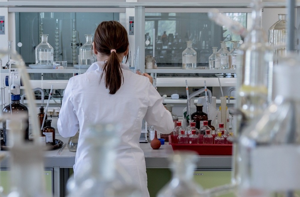 Cum se citesc pictogramele de pe imbracamintea rezistenta la substante chimice?